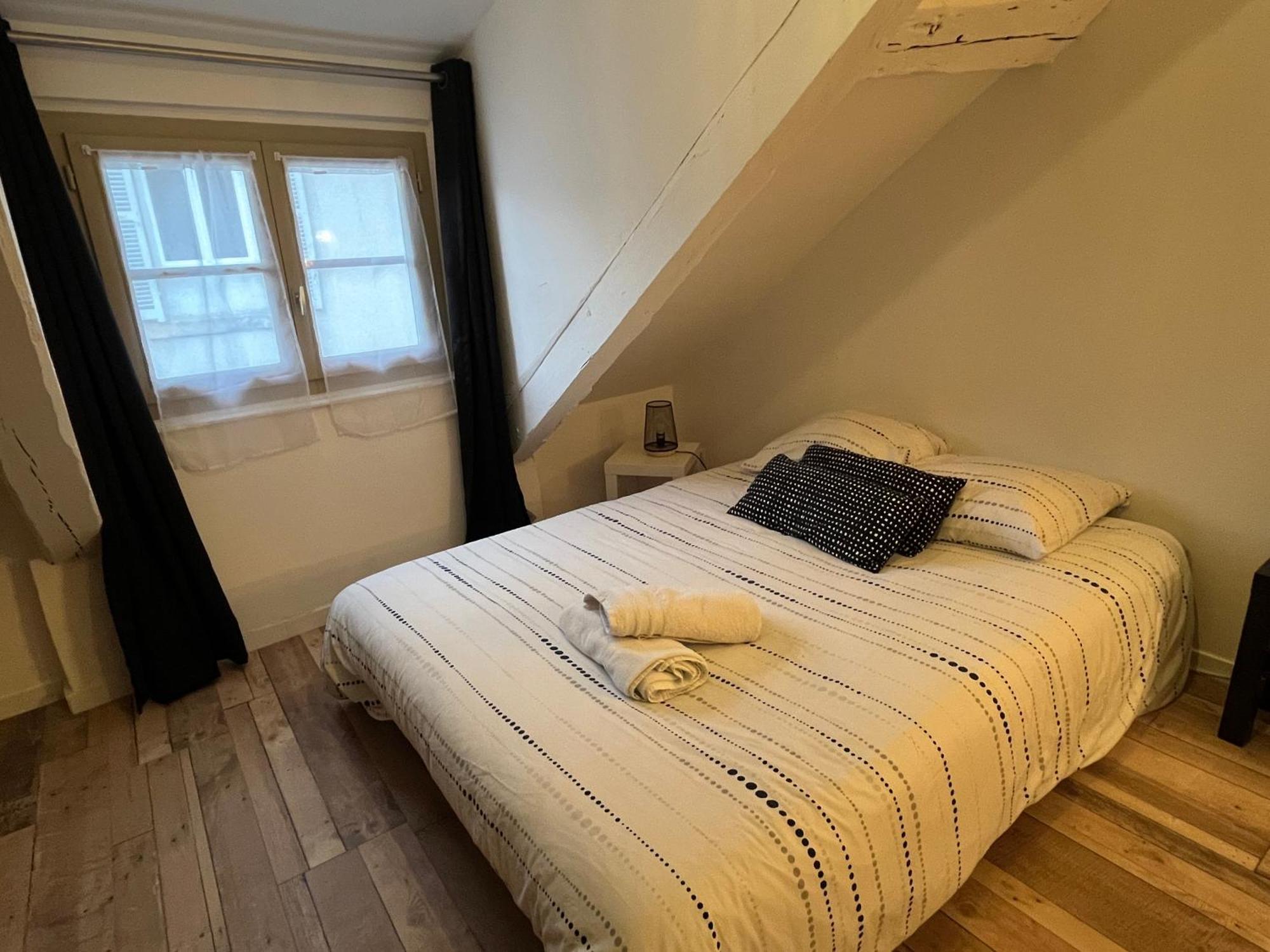 Residence 3 Studios De Charme Dans Centre Proche Cathedrale, Parking Possible A Prox 올리언스 외부 사진